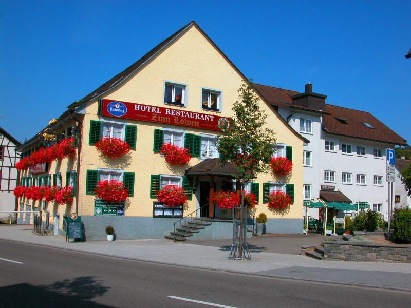 Hotel-Restaurant Zum Loewen 耶斯特滕 外观 照片